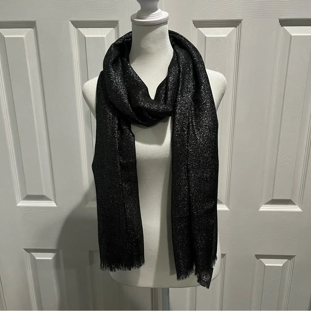 Vince Camuto Womens Black Silver Metallic Shimmer Evening Wrap Scarf Shawl NWT‎